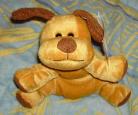 chien marron en pelcuche