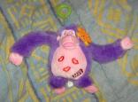 gorille violet en peluche